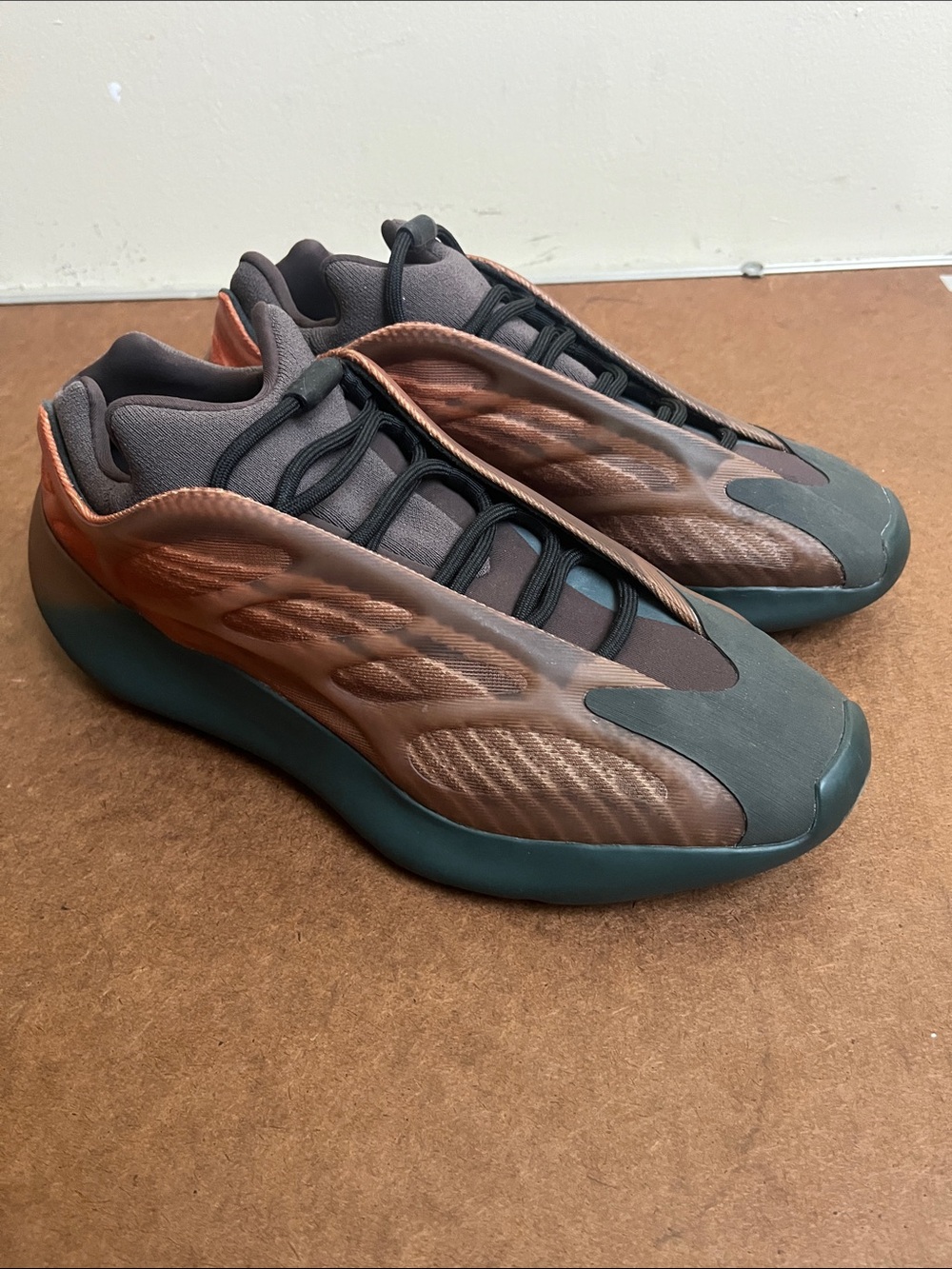 Adidas Yeezy 700 V3 Men's Copper Fade Brown Low-Top Sneakers Size US11 EU45.5